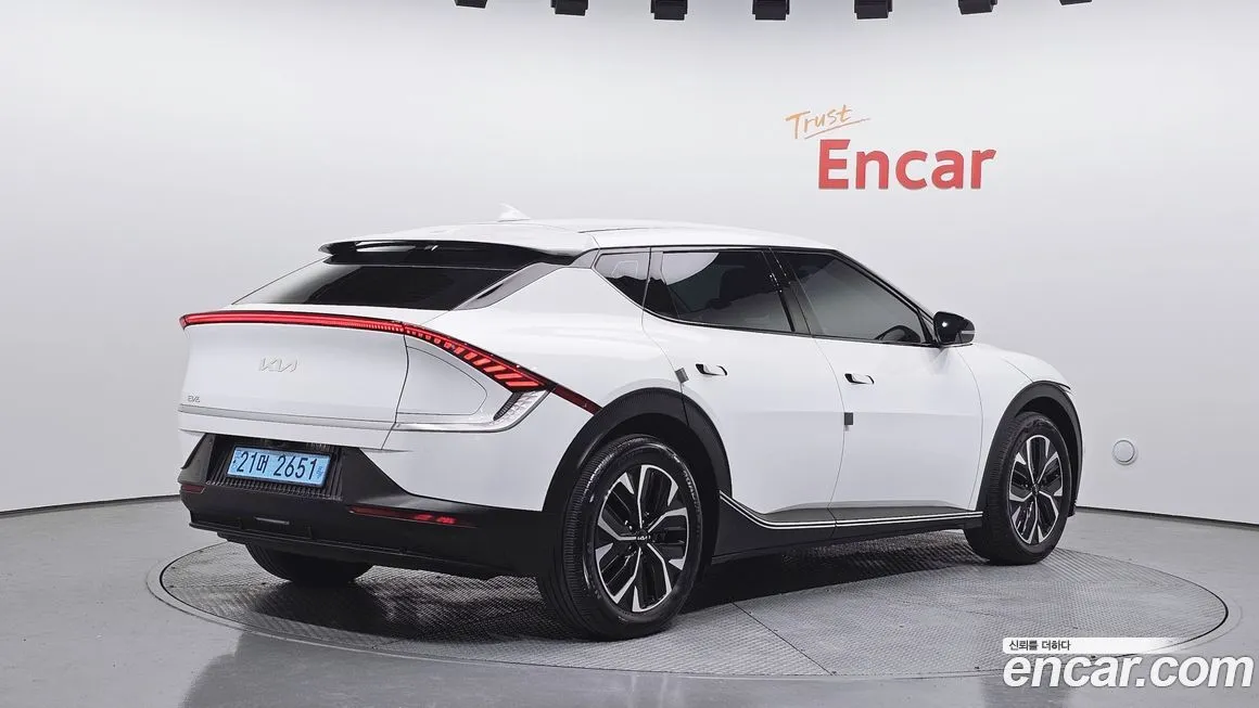 Kia EV6 — фото 10