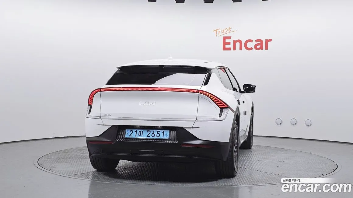 Kia EV6 — фото 6