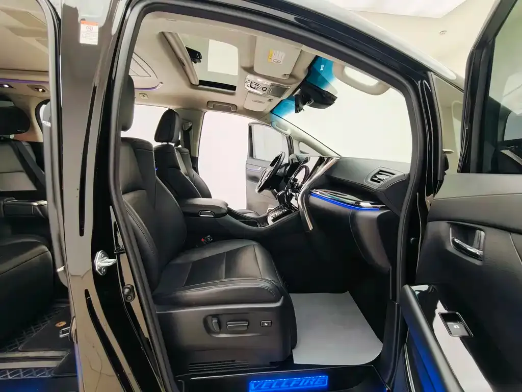 Toyota Vellfire 2021 из CN, фото 7