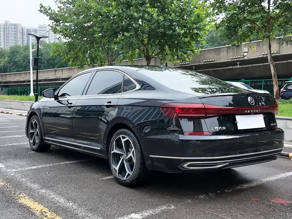 Volkswagen Passat — фото 9