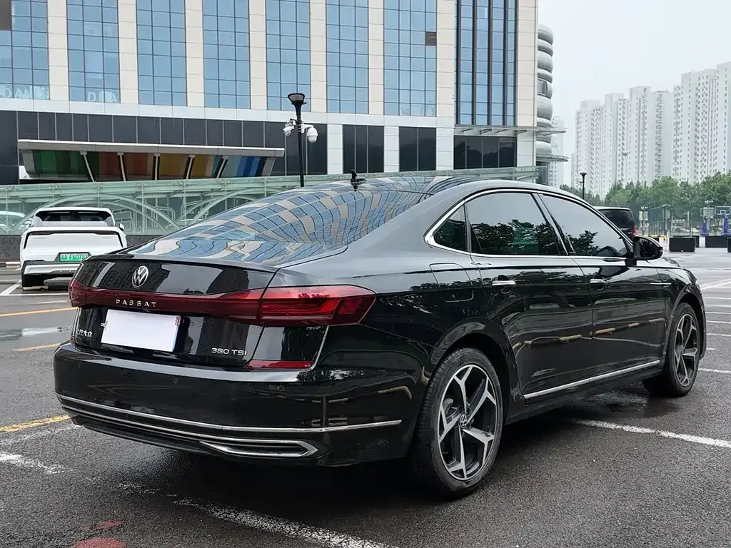 Volkswagen Passat — фото 6