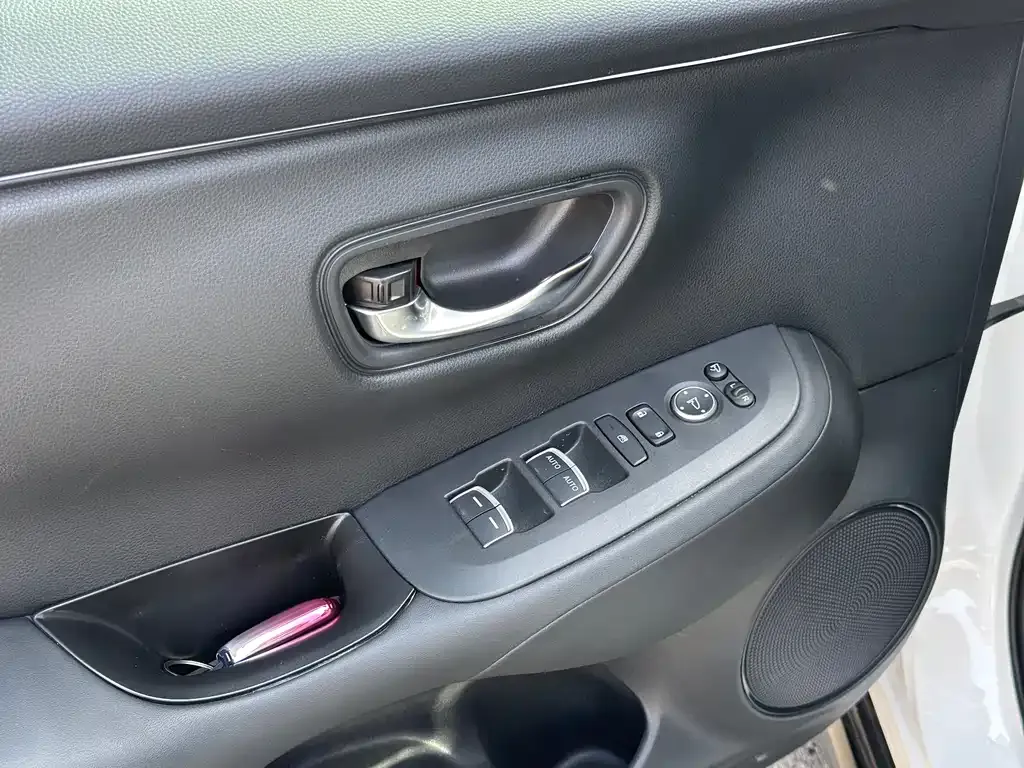 Honda HR-V 2024 из CN, фото 8