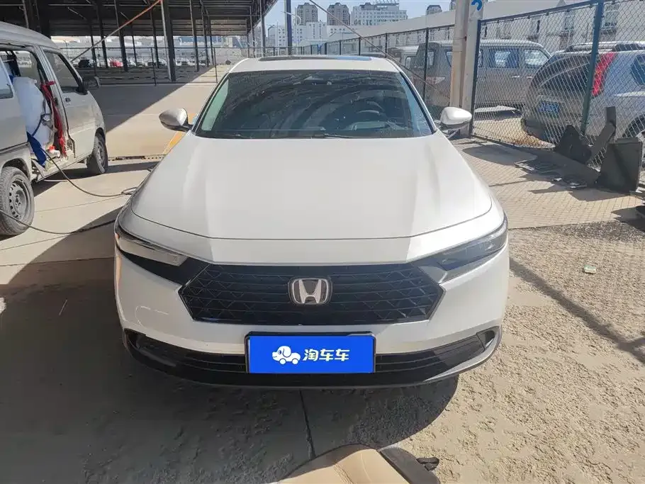 Honda Accord — фото 10