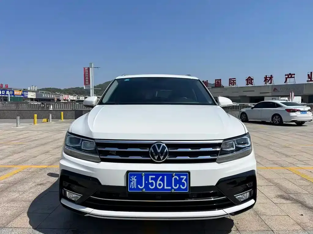 Volkswagen Tiguan L — фото 5