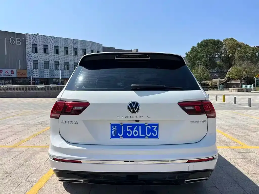 Volkswagen Tiguan L — фото 4