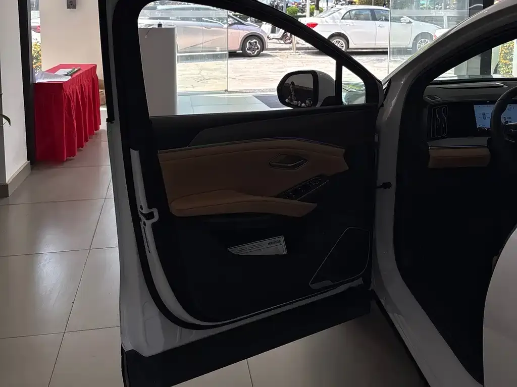 BYD L DM-i 2025 из CN, фото 4