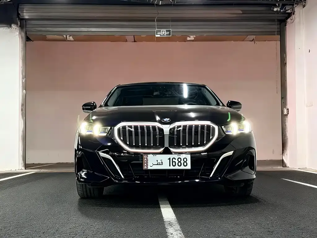 BMW 5 Series — фото 6