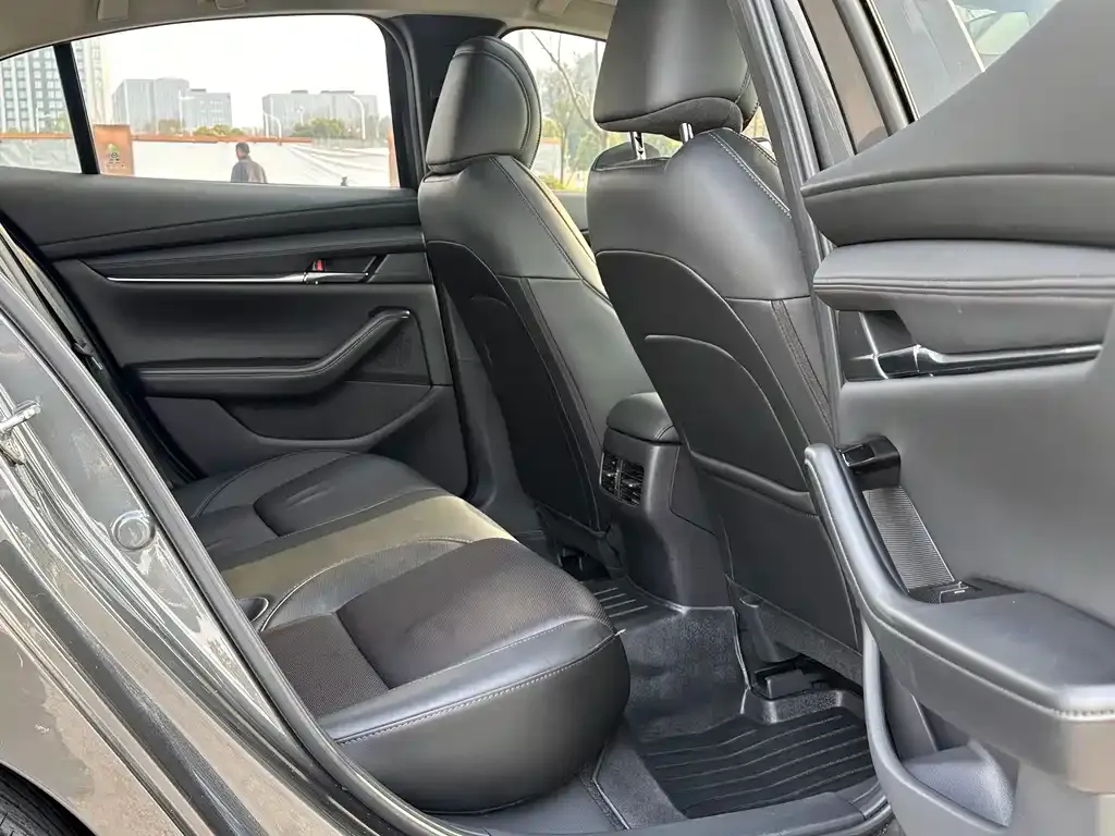 Mazda 3 Axela 2021 из CN, фото 4