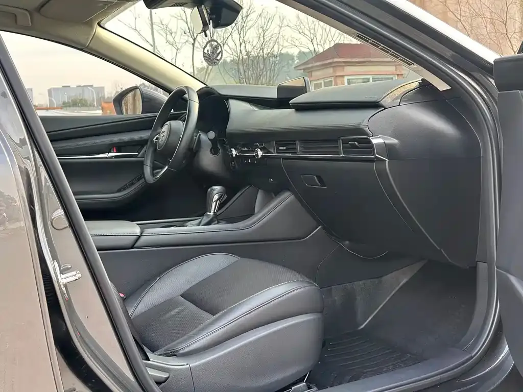 Mazda 3 Axela 2021 из CN, фото 5