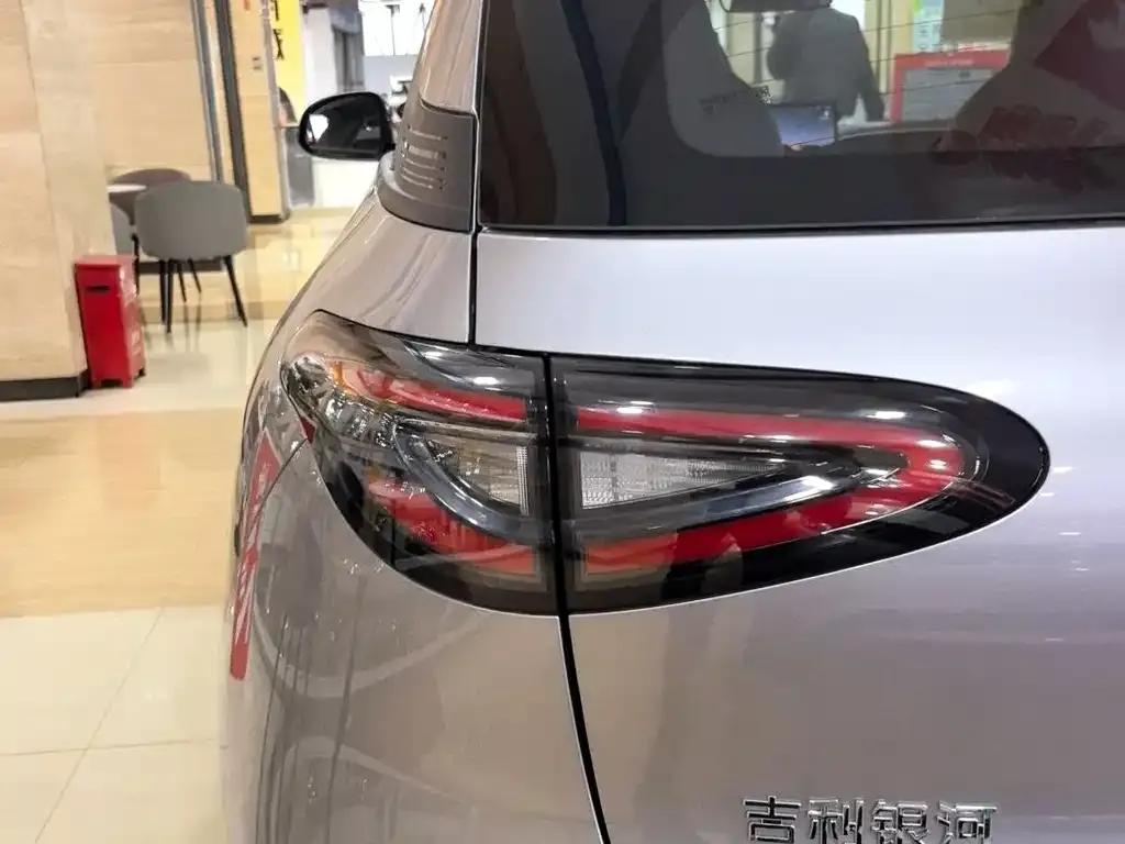 Geely Starburst — фото 7