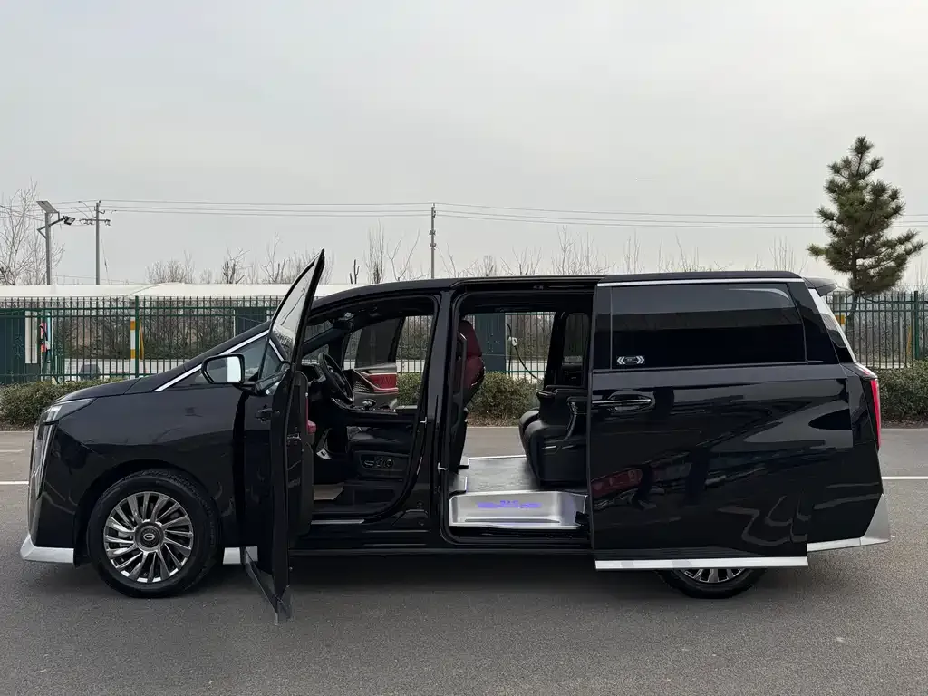 GAC Motor Trumpchi M8 — фото 10