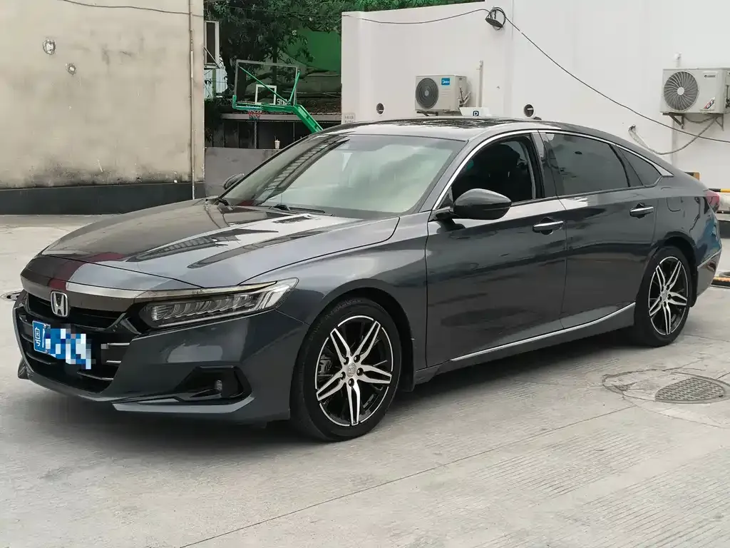 Honda Accord — фото 1