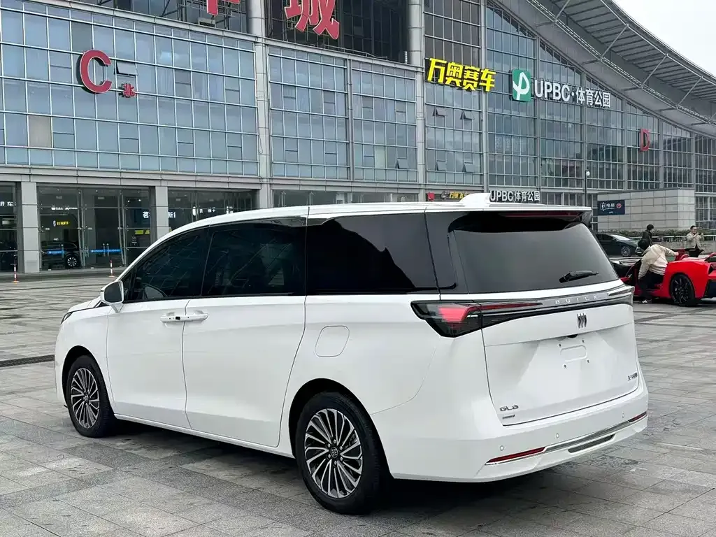 Buick GL8 Hybrid 2025 из CN, фото 3