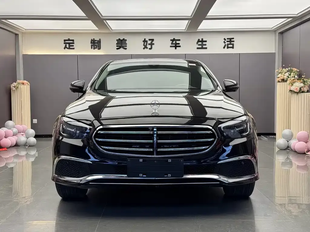 Mercedes-Benz E-Class — фото 2