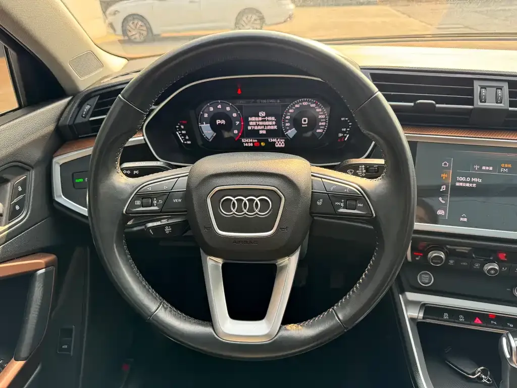 Audi Q3 2021 из CN, фото 2