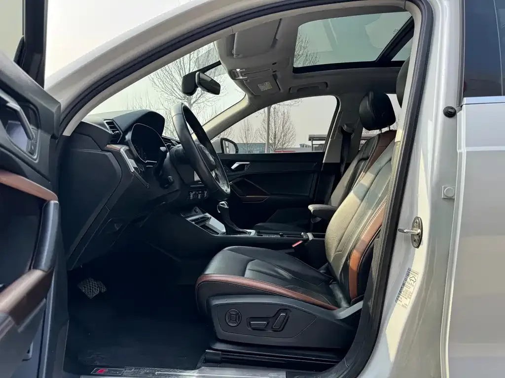 Audi Q3 2021 из CN, фото 10