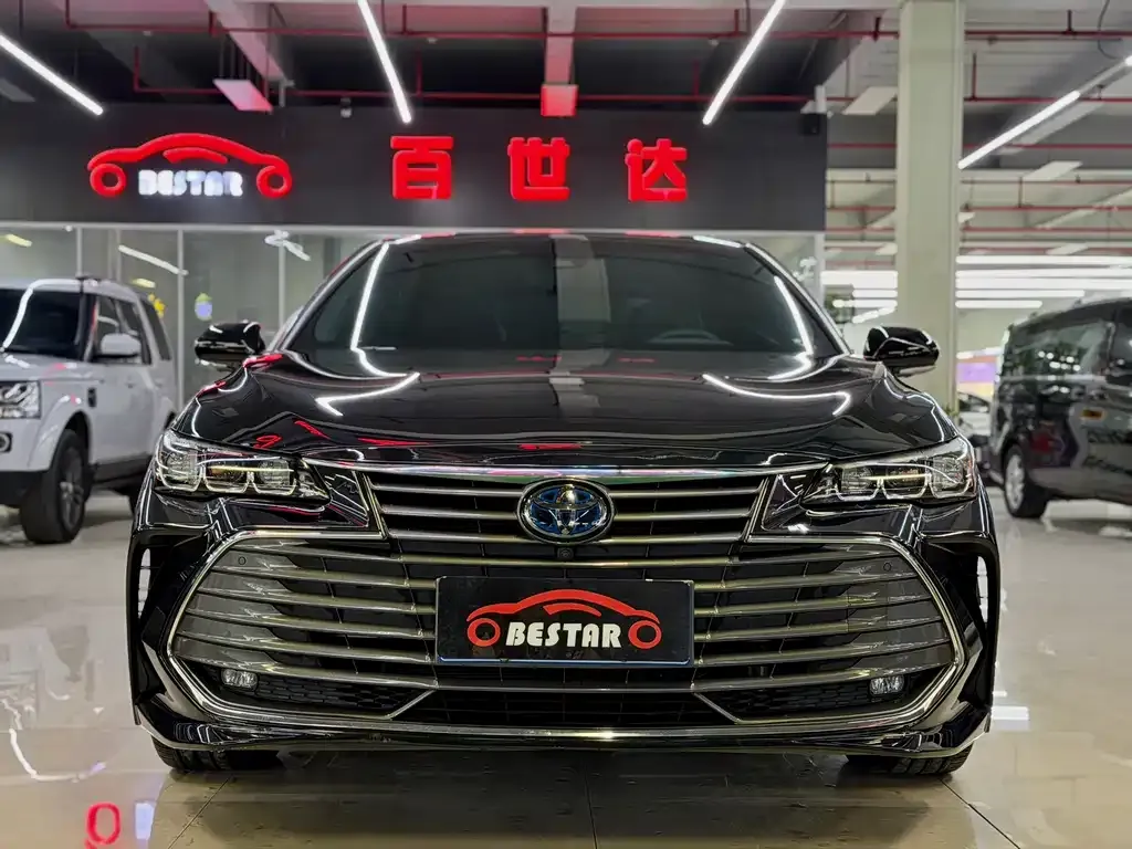 Toyota Avalon — фото 1