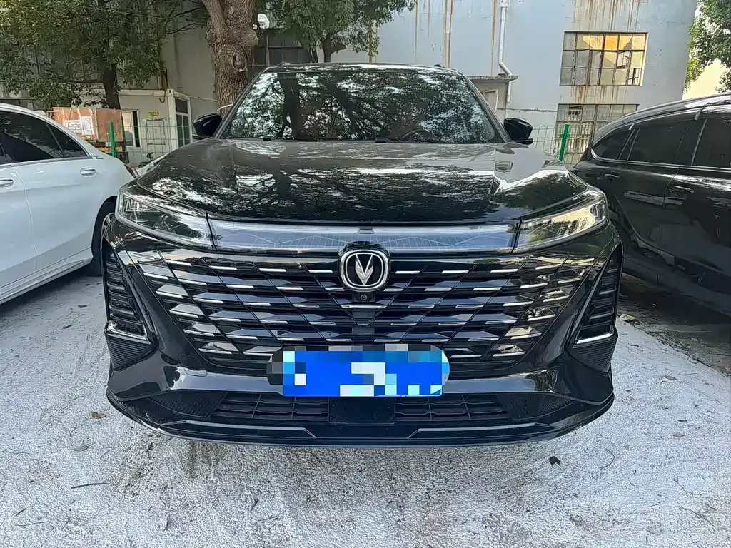 Changan CS75PLUS — фото 1