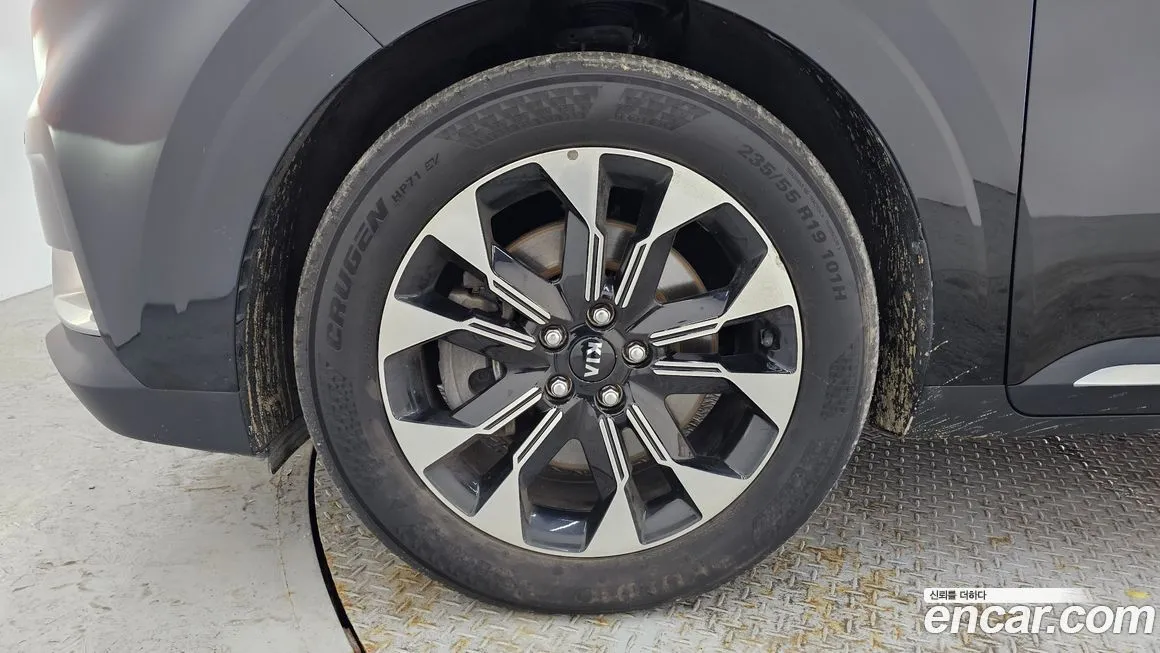 Kia Carnival — фото 10
