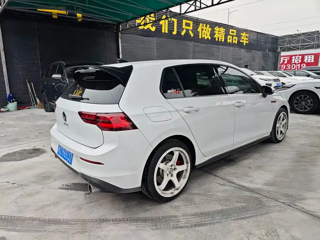 Volkswagen Golf GTI 2023 из CN, фото 2