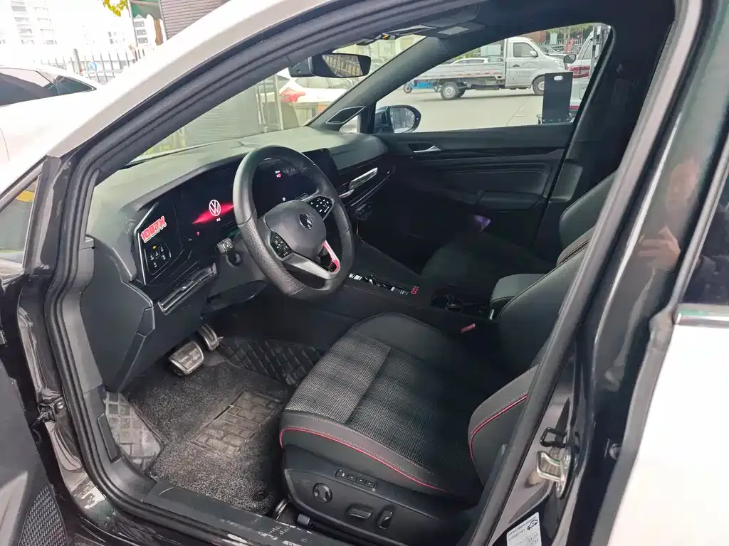 Volkswagen Golf GTI 2023 из CN, фото 4