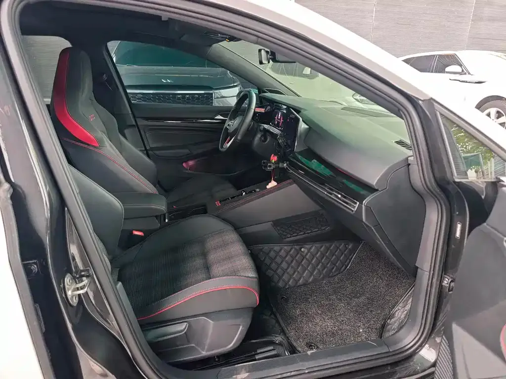 Volkswagen Golf GTI 2023 из CN, фото 8