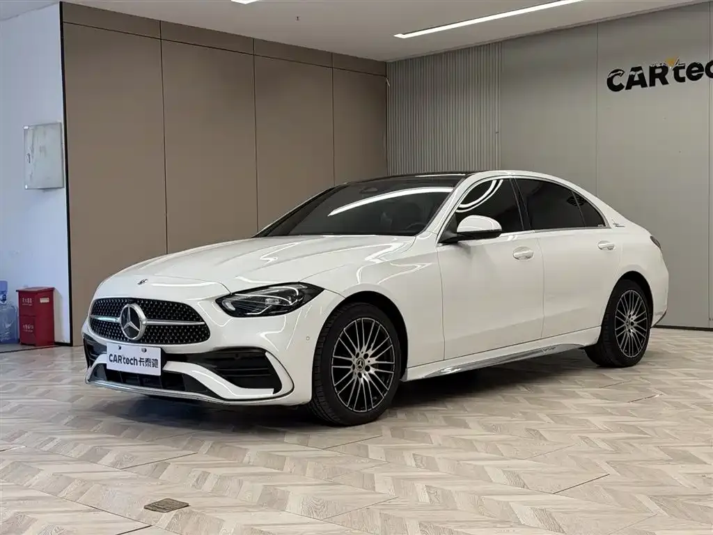 Mercedes-Benz C-Class — фото 1