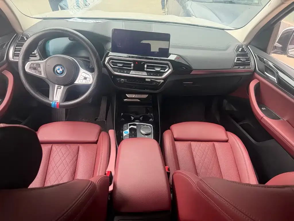 BMW iX3 — фото 9