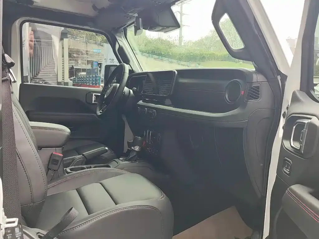 Jeep Wrangler — фото 3