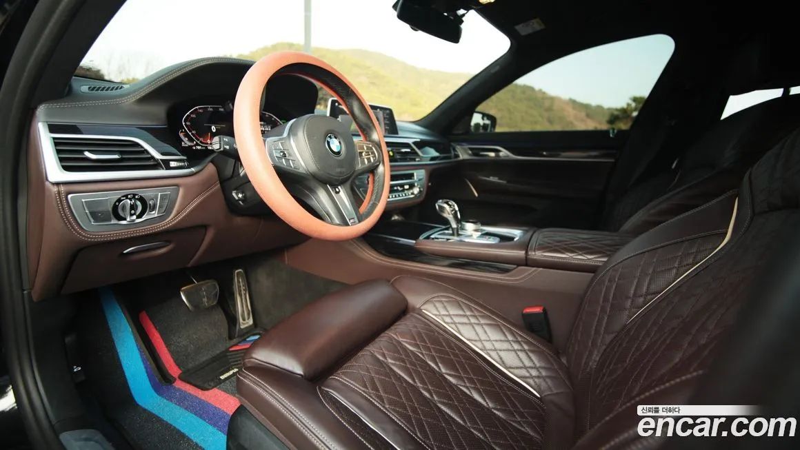 BMW 7-Series — фото 10