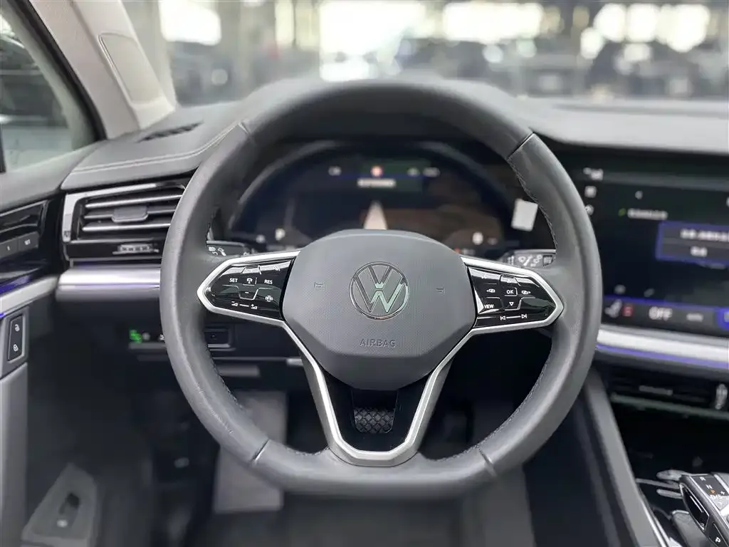 Volkswagen Touareg 2023 из CN, фото 3