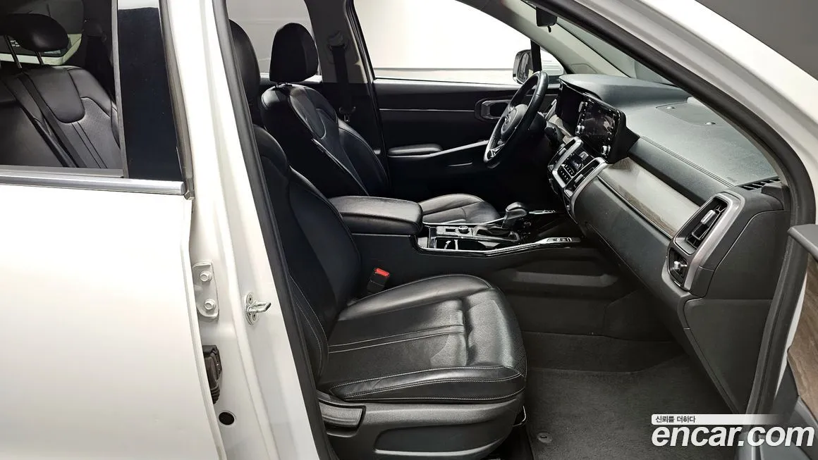 Kia Sorento — фото 7