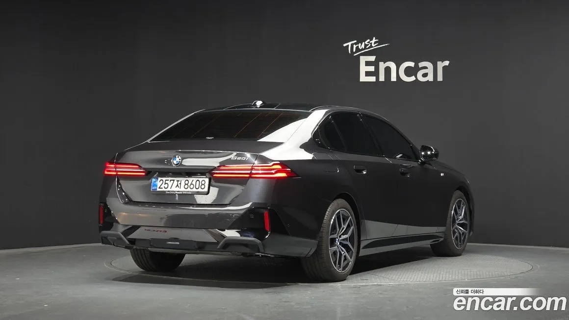 BMW 5-Series 2025 из KR, фото 10