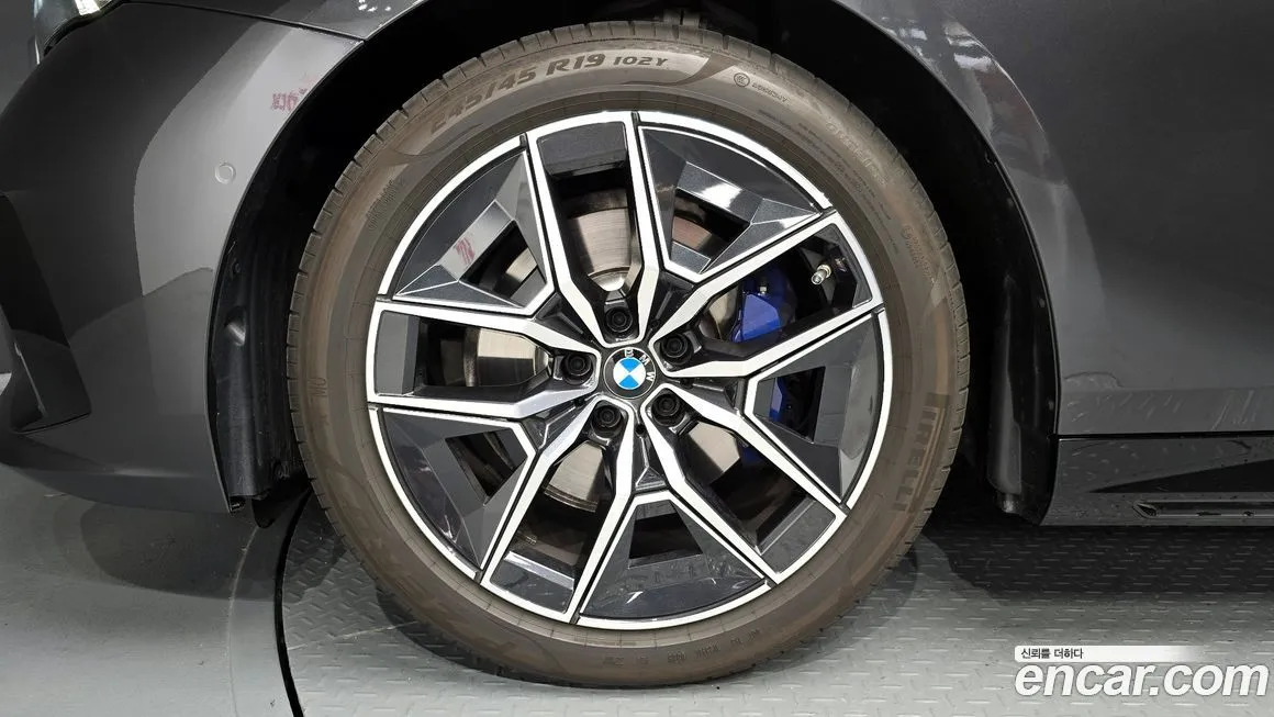 BMW 5-Series 2025 из KR, фото 7