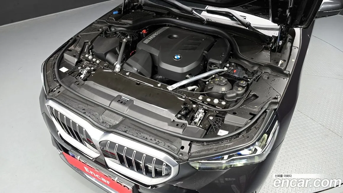 BMW 5-Series 2025 из KR, фото 2