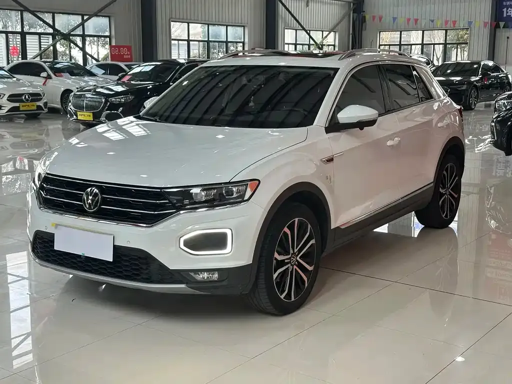 Volkswagen T-Roc — фото 1