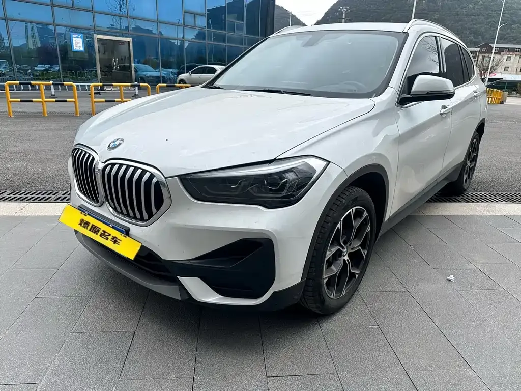 BMW X1 — фото 1