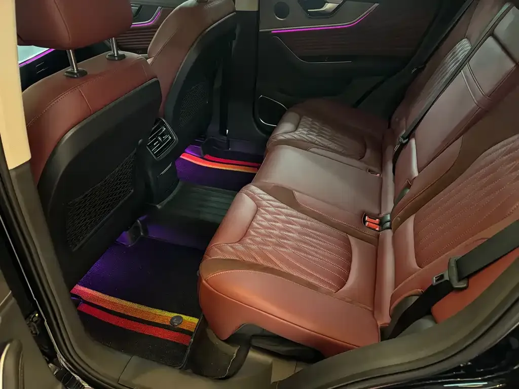 Hongqi HS5 2023 из CN, фото 3