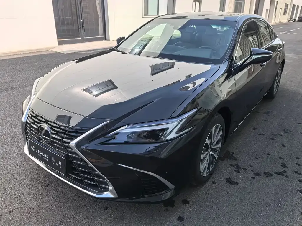 Lexus ES — фото 1