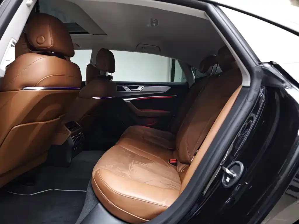 Audi A7L 2025 из CN, фото 2