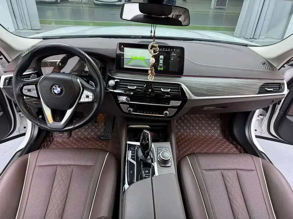 BMW 5 Series — фото 6