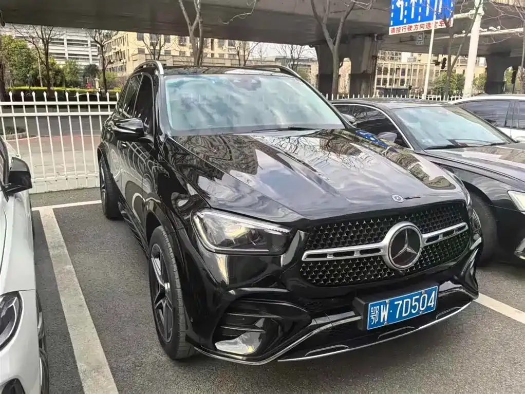 Mercedes-Benz GLE — фото 1