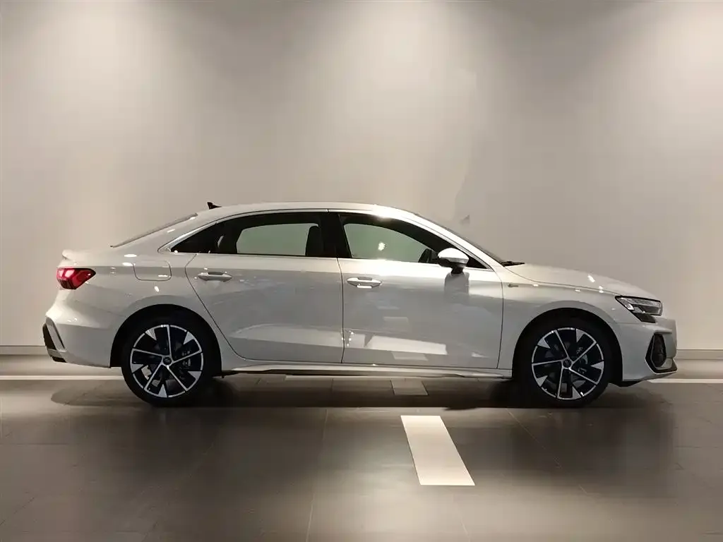 Audi A3 — фото 2