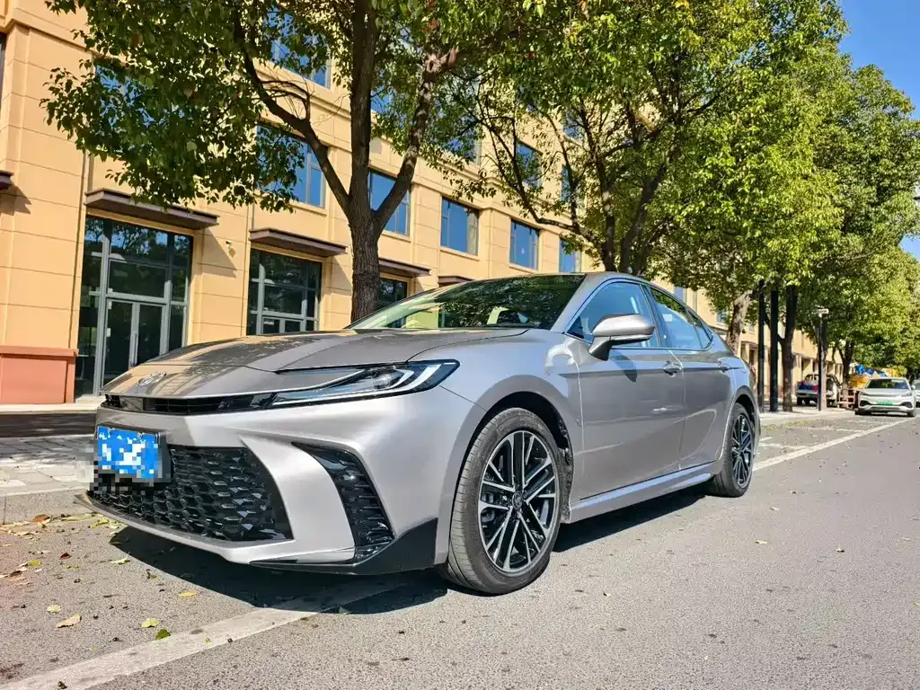 Toyota Camry 2025 из CN, фото 1