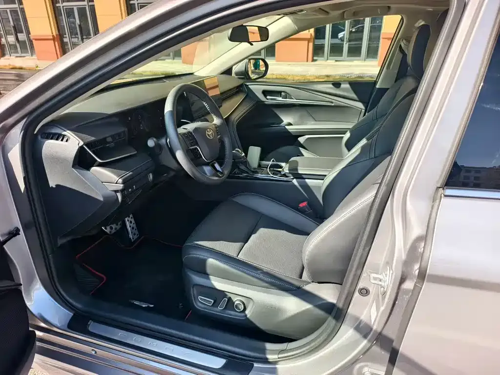 Toyota Camry 2025 из CN, фото 3