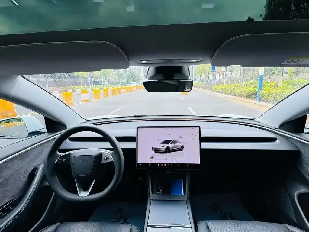 Tesla Model 3 — фото 9
