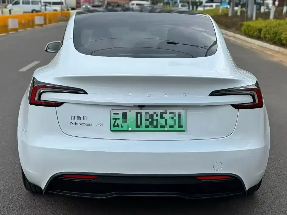 Tesla Model 3 — фото 6