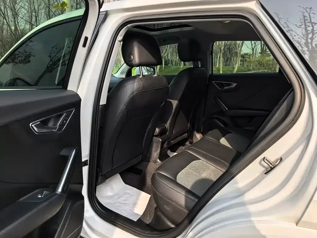 Audi Q2L 2021 из CN, фото 5