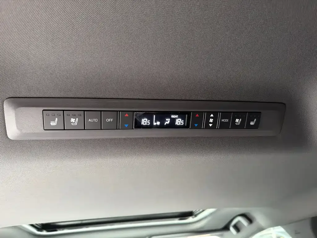 Toyota Sienna — фото 5