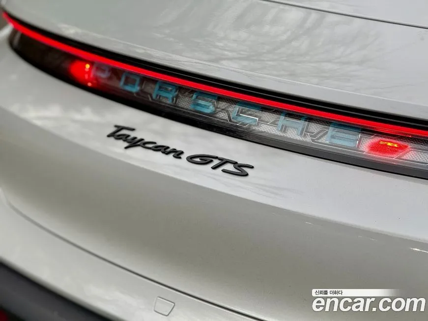 Porsche Taycan 2022 из KR, фото 3